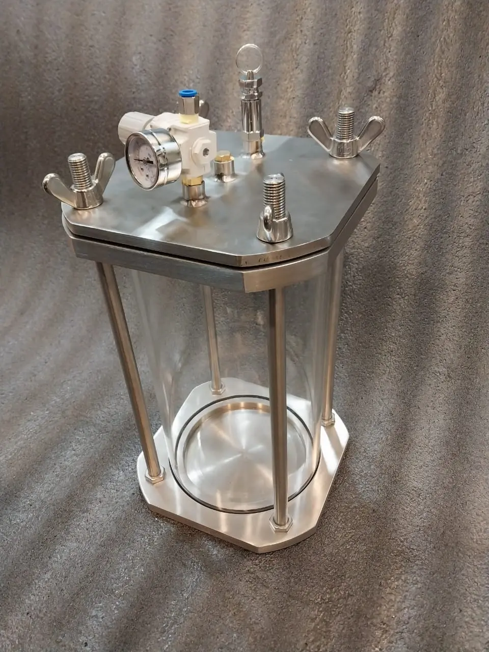 Transparent Vacuum & Pressure Vessel